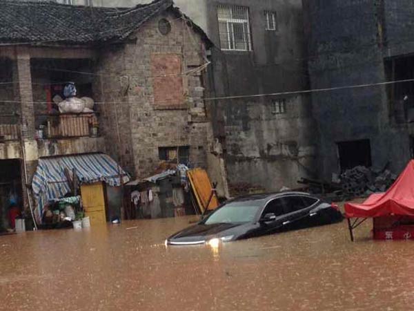 50,000 evacuated in Central China downpours