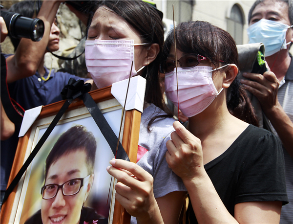 Taiwan airline helps families after deadly crash