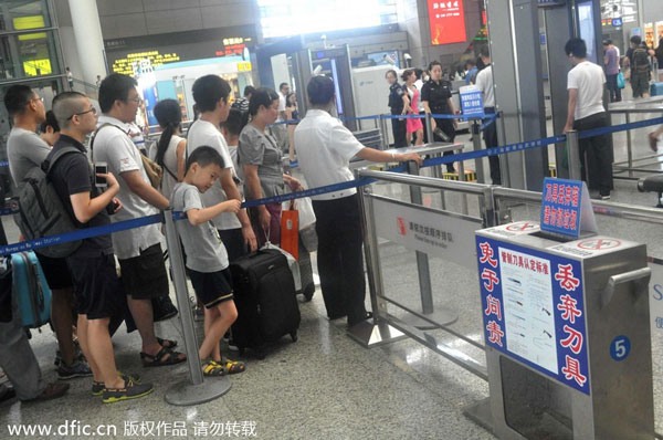 Shanghai travel chaos as flights delayed