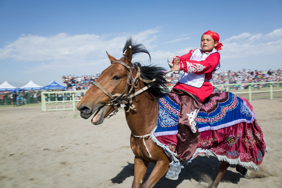 Herdsmen celebrate 60th birthday of Barkol