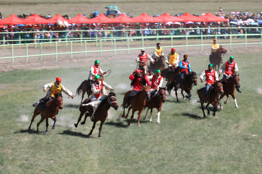 Herdsmen celebrate 60th birthday of Barkol