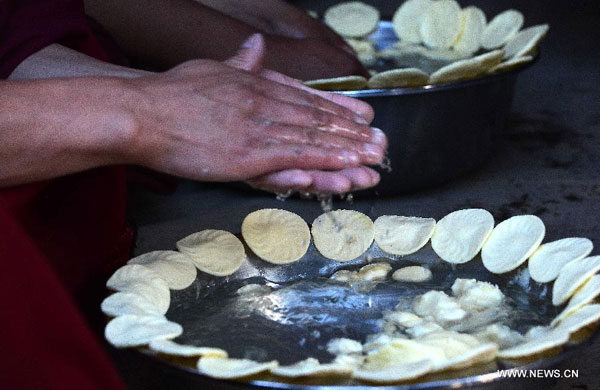 11th Panchen Lama hosts Sur offering ritual in Tibet