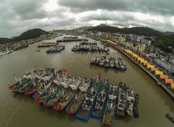 Typhoon Nakri arrives in East China