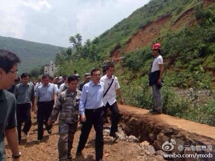 Li arrives at Yunnan for quake relief