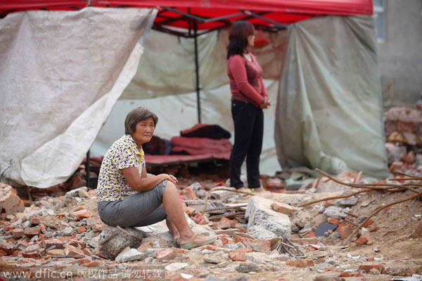 Stubborn tenant's home destroyed in Henan