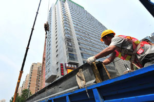 Stubborn tenant's home destroyed in Henan