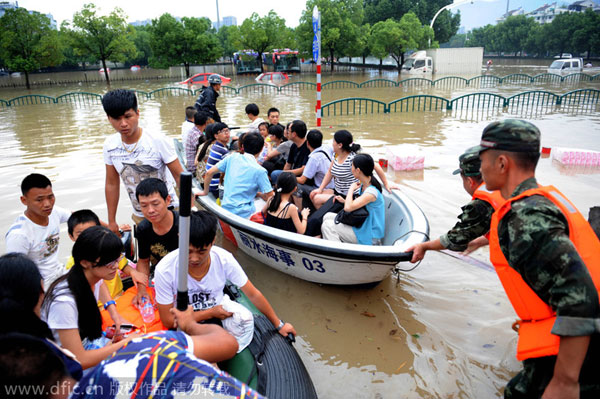 Emergency rescue in flood stricken E China