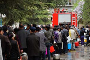 NW China chemical plant ammonia leak poisons 33