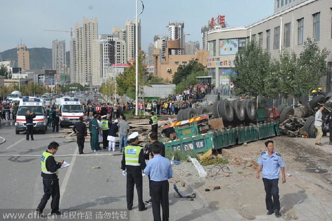 8 dead, 6 injured in N China car crash