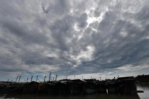 Typhoon Kalmaegi lands in South China's Hainan province