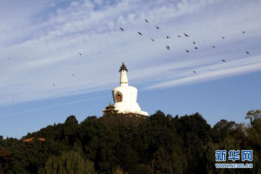 Beijingers see blue sky again after smoggy days