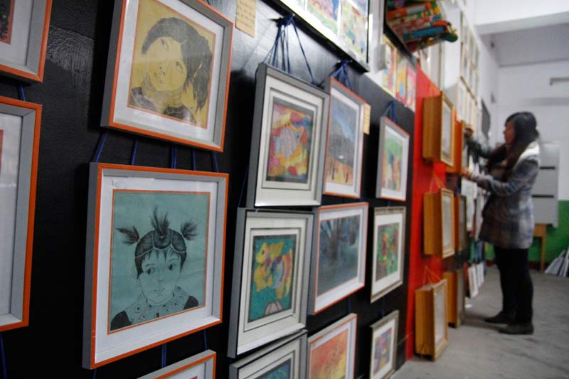 Teacher gives gift of art to 'special' students