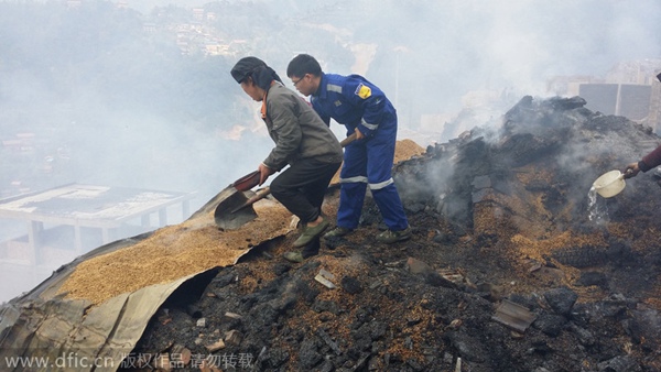 Fire engulfs ethnic village in SW China