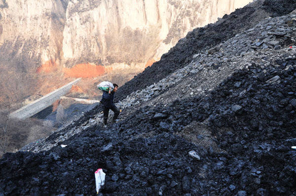 Govt plans more closures of coal mines through 2016