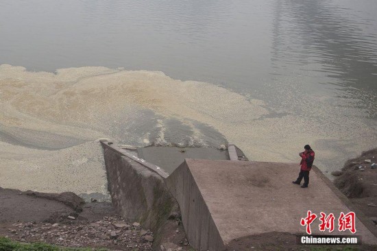Outrage over polluted Yangtze River with excrement and urine