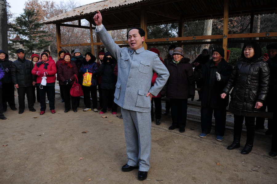 Portraying Chairman Mao