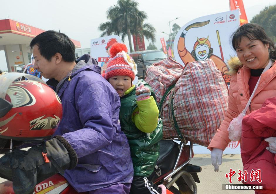 A homeward bound motor 'gang'