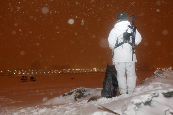 Man's best friend: border soldiers and a military dog