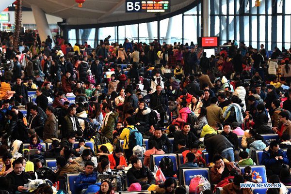 Passenger flow return peak as Spring Festival draws to an end