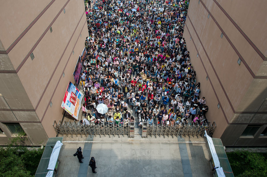 Record turnout for Hubei civil service exam