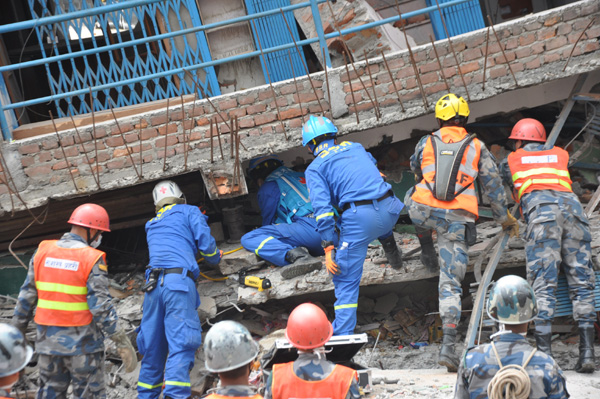 Chinese rescuers in Kathmandu for relief work