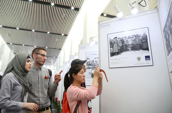 Photo display highlights Sino-Russian war alliance