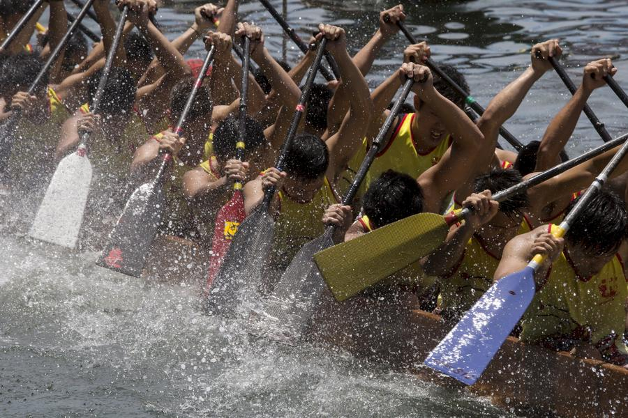 People across China celebrate Dragon Boat Festival