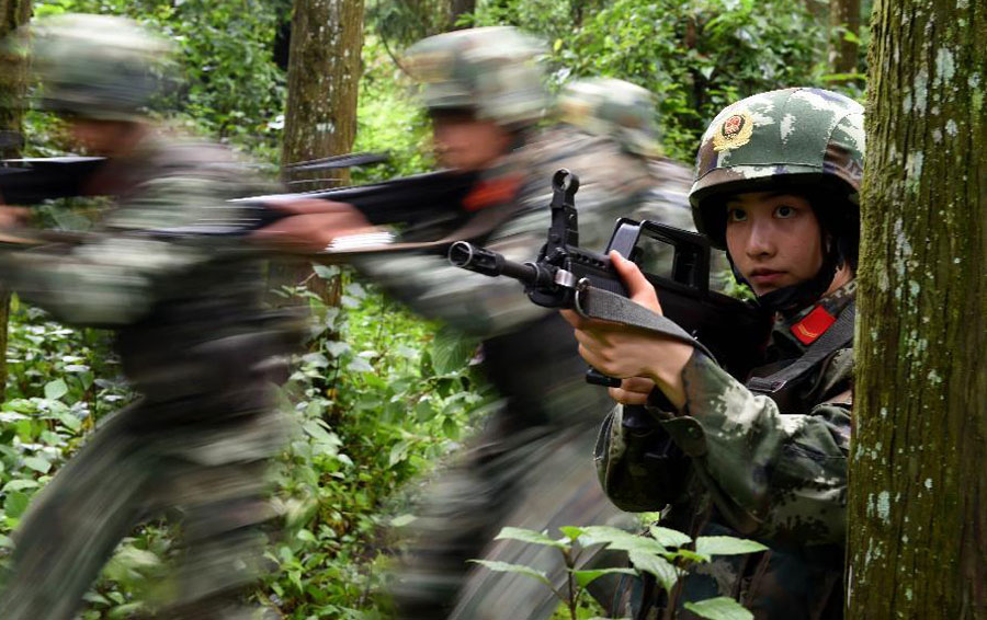 Female anti-drug soldier Zhang Liu