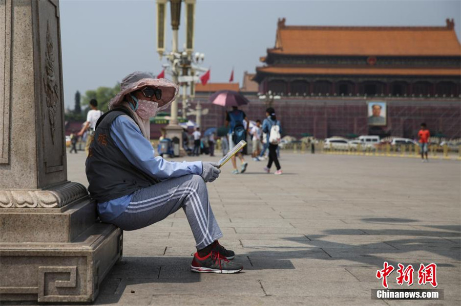 Beijing roasts in high temperature