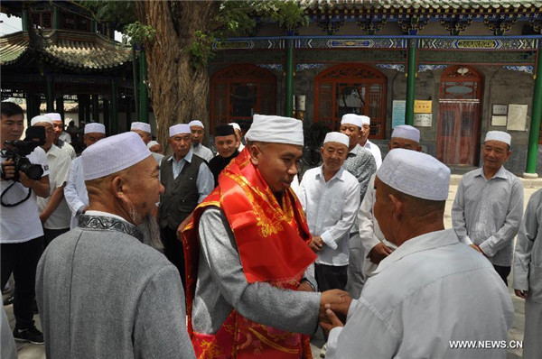 Muslims gather to celebrate Eid al-Fitr across China