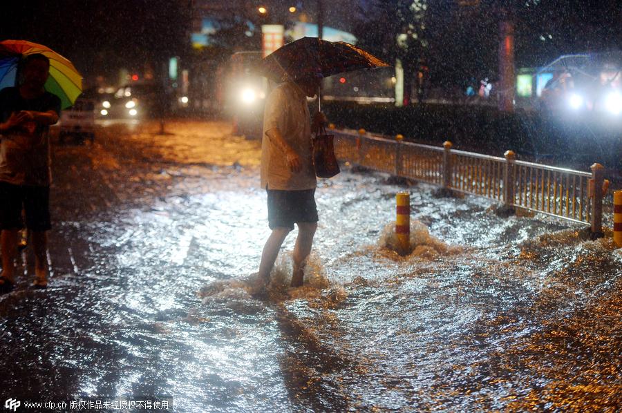 Torrential rain wreaks havoc in Jinan