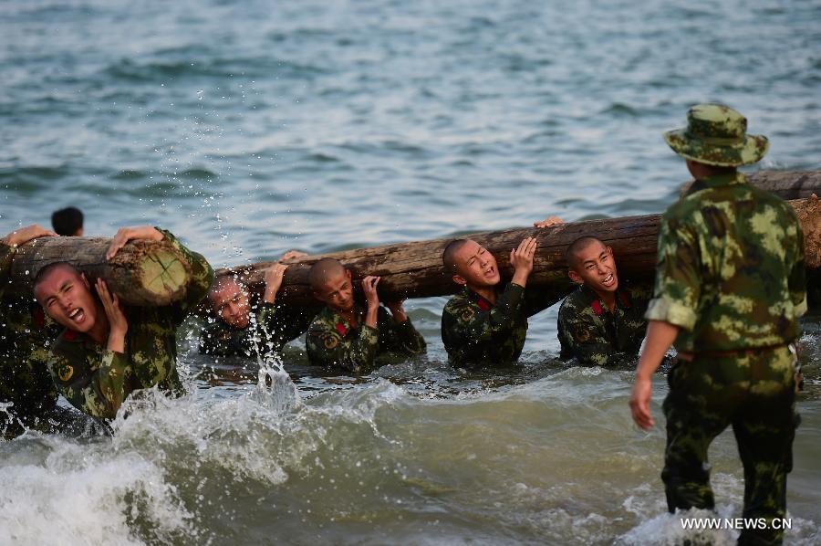 Frontier soldiers exercise in blistering heat