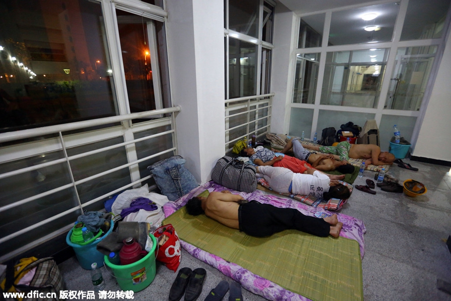 School turns into place of shelter in Tianjin