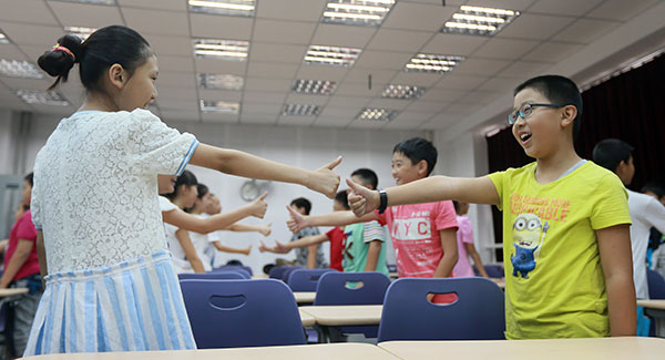 Schools reopen after Tianjin blasts