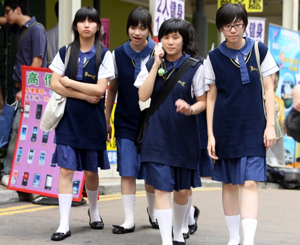 Social media buzz over the ugliness of Chinese school uniforms