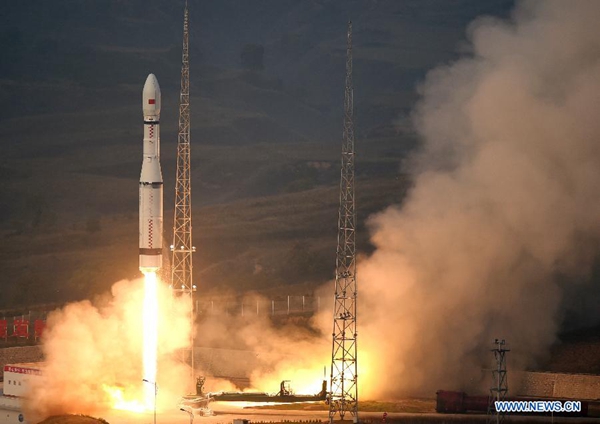 China's new carrier rocket succeeds in first trip