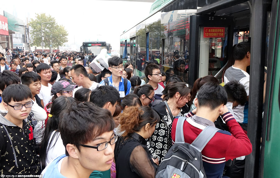 Travel rush around China as National Day holiday ends