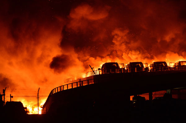 Beijing suspends dangerous chemical production following Tianjin blasts