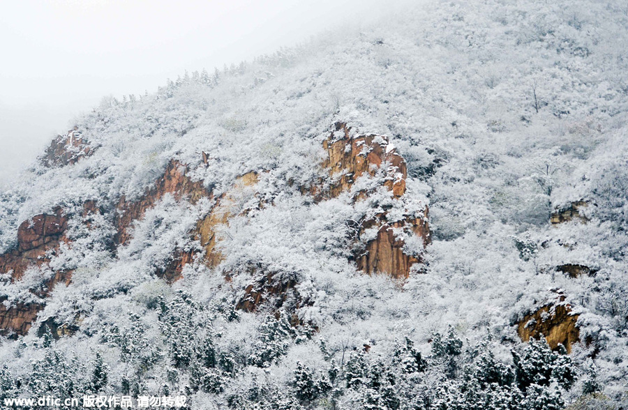 Snow-clad Juyongguan section of the Great Wall