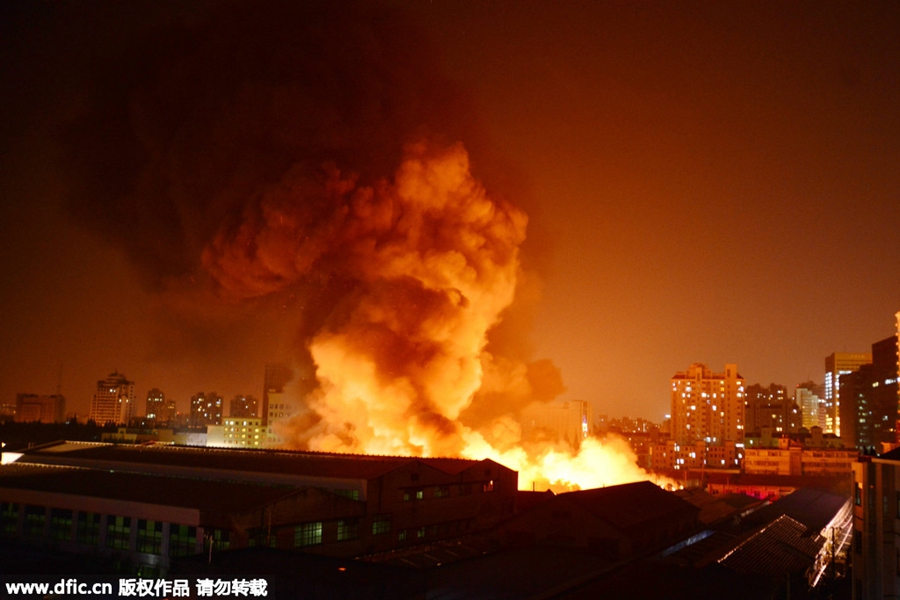 Fire engulfs grain and oil market in Shanghai