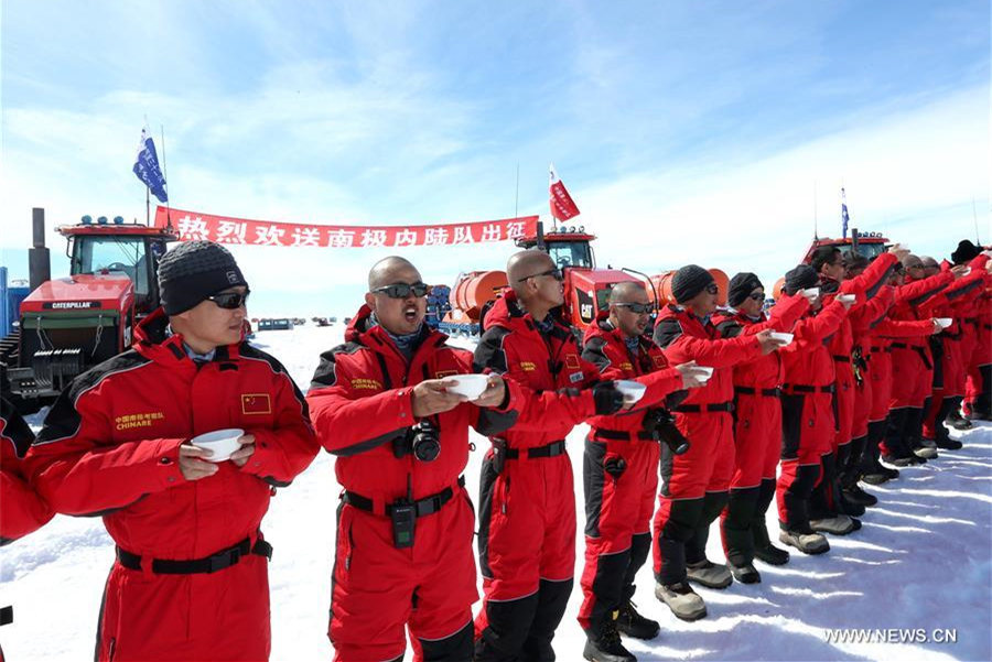 Two Chinese teams set off for Antarctic inland