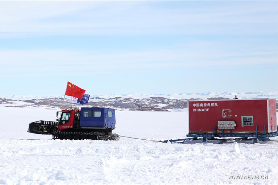 Two Chinese teams set off for Antarctic inland