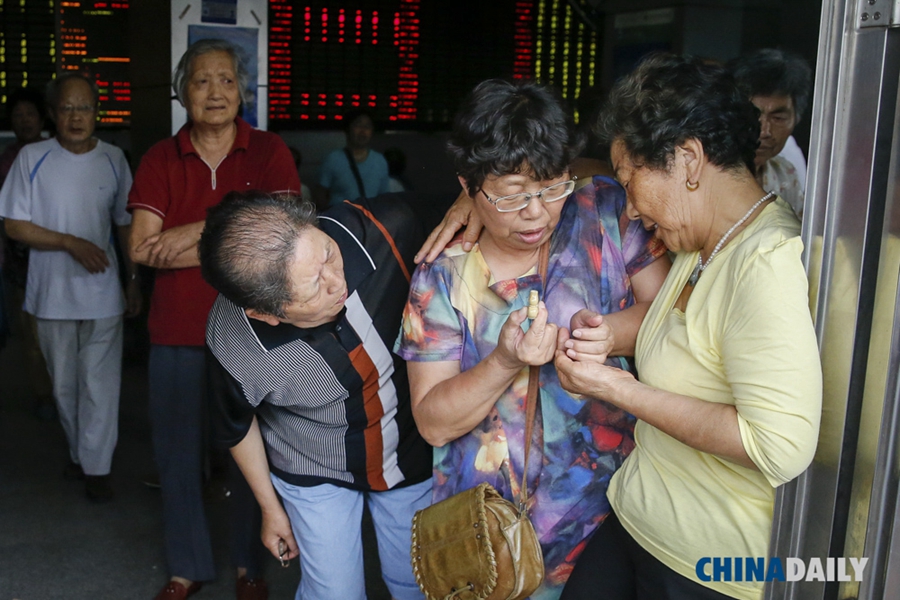 China Daily Pictures of the year 2015: Triumphs, tragedies & life's little moments