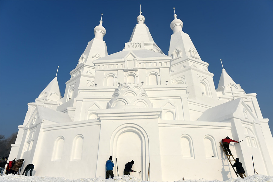 World's highest ice building opens doors in Harbin