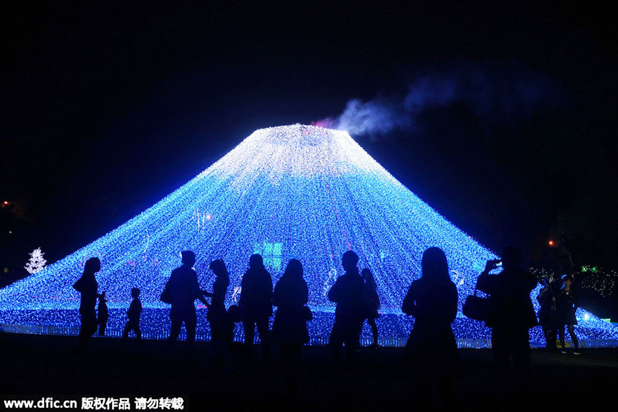 18 million lights illuminate S China city