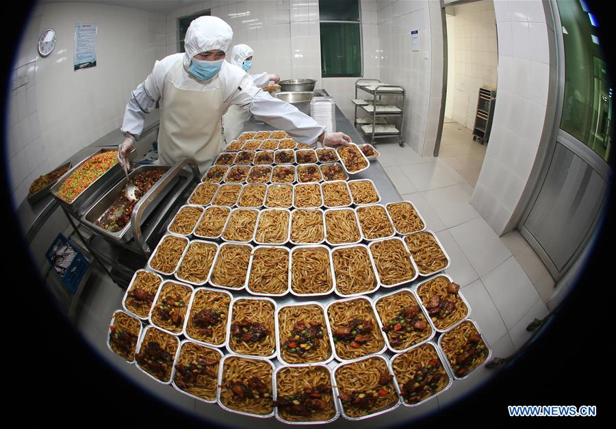 In-flight meal prepared for travel rush ahead of Spring Festival