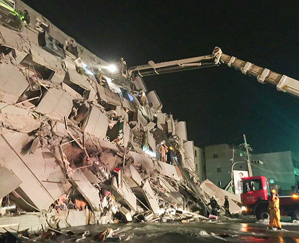 Rescuers race to save surviviors in Taiwan