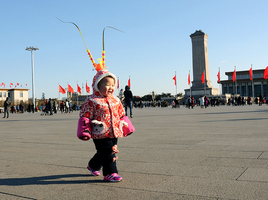 Beijing sees blue sky on New Year's Day, but air quality begins to worsen