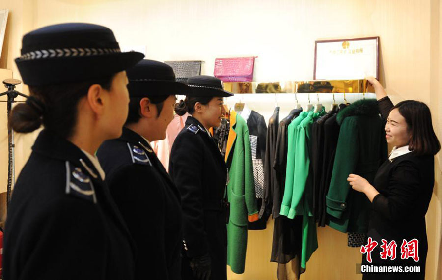 Female patrol officers are ready in Lanzhou