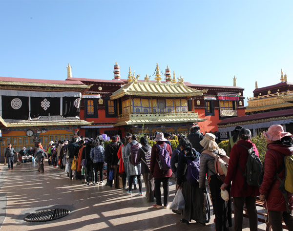 Eleven monks pass highest Tibetan Buddhism exam